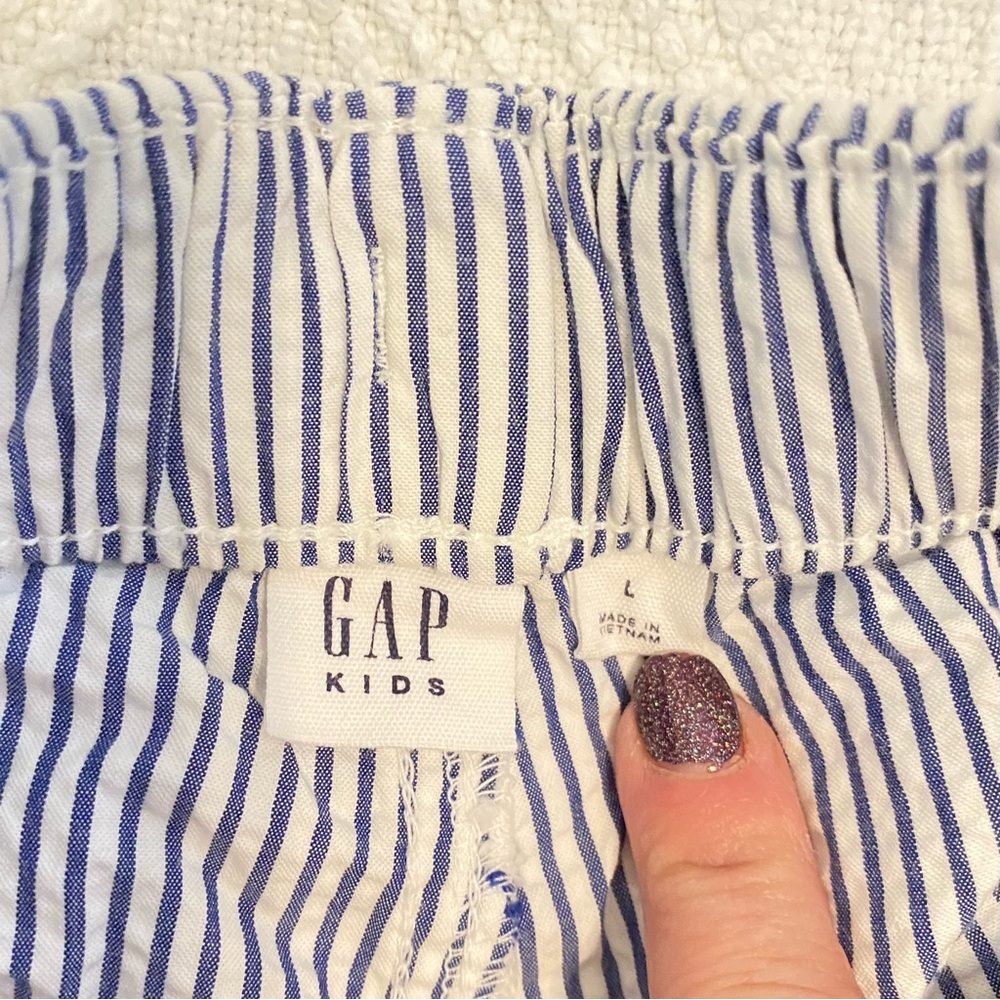 GAP Kids Shorts Size L Navy & White Pinstripe Shorts with Elastic Waist NEW - Picture 3 of 4